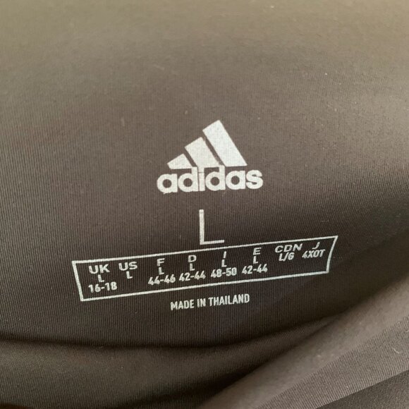 2️⃣ for $40 Like new sdidas 🌈 PRIDE leggings - with small flaw - Picture 7 of 13